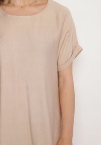 Born2be - Beżowa Pudełkowa Sukienka z Asymetrycznym Dołem Iffusa. Okazja: na co dzień. Kolor: beżowy. Długość rękawa: krótki rękaw. Typ sukienki: asymetryczne. Styl: casual #3