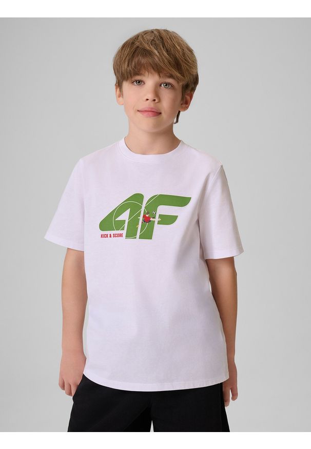4f - 4F T-shirt regular z nadrukiem chłopięcy - biały 158 (12-13 lat). Okazja: na uczelnię, na co dzień. Kolor: biały. Materiał: materiał, bawełna, skóra, dzianina. Wzór: nadruk. Sezon: lato. Styl: casual, klasyczny