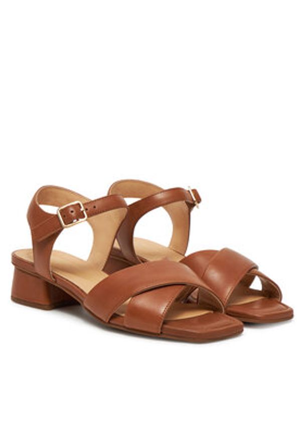 Clarks Sandały Serina35 Cross 26181346 Brązowy. Kolor: brązowy. Materiał: skóra