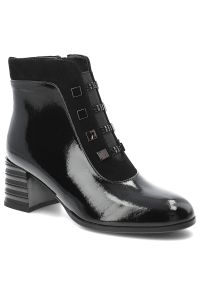 Czarne Botki S.Barski Modne Lakierowane Buty Damskie. Okazja: na co dzień. Zapięcie: pasek. Kolor: czarny. Materiał: lakier. Wzór: geometria, gładki. Obcas: na obcasie. Styl: casual, elegancki. Wysokość obcasa: średni #1