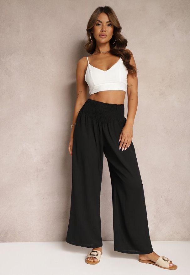Renee - Czarne Spodnie Kuloty High Waist z Gumką w Talii Lipadre. Stan: podwyższony. Kolor: czarny. Długość: krótkie