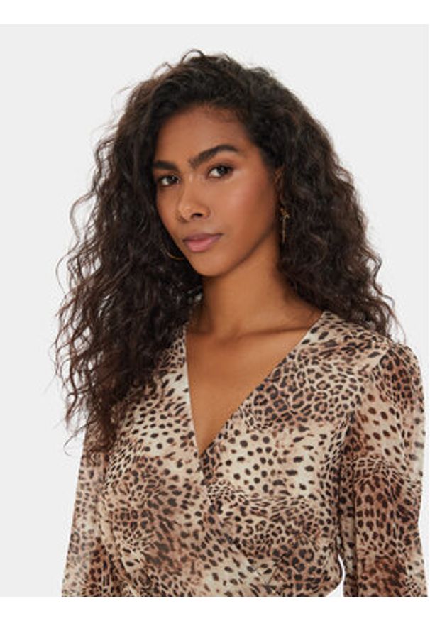 Guess Sukienka codzienna W4YK34 WDW82 Beżowy Regular Fit. Okazja: na co dzień. Kolor: beżowy. Materiał: syntetyk. Typ sukienki: proste. Styl: casual