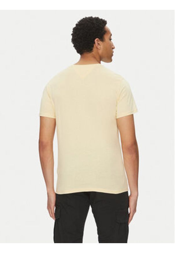 Tommy Jeans T-Shirt Essential DM0DM20740 Żółty Slim Fit. Kolor: żółty. Materiał: bawełna