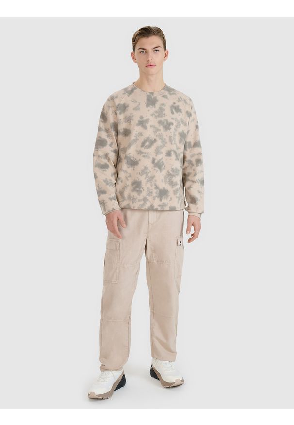 4f - 4F Bluza dresowa nierozpinana bez kaptura męska - beżowa L. Okazja: na co dzień. Typ kołnierza: bez kaptura. Kolor: beżowy. Materiał: dresówka. Wzór: ze splotem. Styl: klasyczny, sportowy, casual