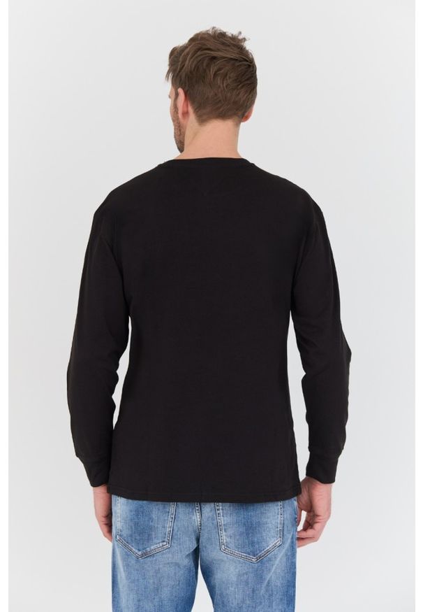 Tommy Jeans - TOMMY JEANS Czarny męski longsleeve, Rozmiar M. Kolor: czarny. Długość rękawa: długi rękaw