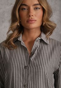 Renee - Czarna Koszula z Bawełną w Prążki ze Zdobionymi Guzikami Mirasea. Kolor: czarny. Materiał: bawełna. Wzór: prążki, aplikacja. Styl: elegancki #7