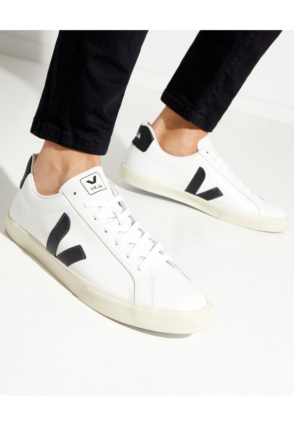 Veja - VEJA - Białe sneakersy Esplar. Kolor: biały. Materiał: guma, materiał