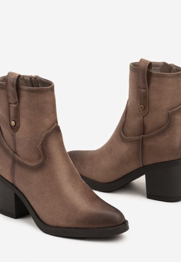 Born2be - Beżowe Botki na Stożku w Stylu Kowbojek z Ozdobnym Paskiem Naraya. Okazja: na co dzień. Zapięcie: pasek. Kolor: beżowy. Materiał: jeans. Obcas: na stożku. Styl: elegancki, casual. Wysokość obcasa: średni