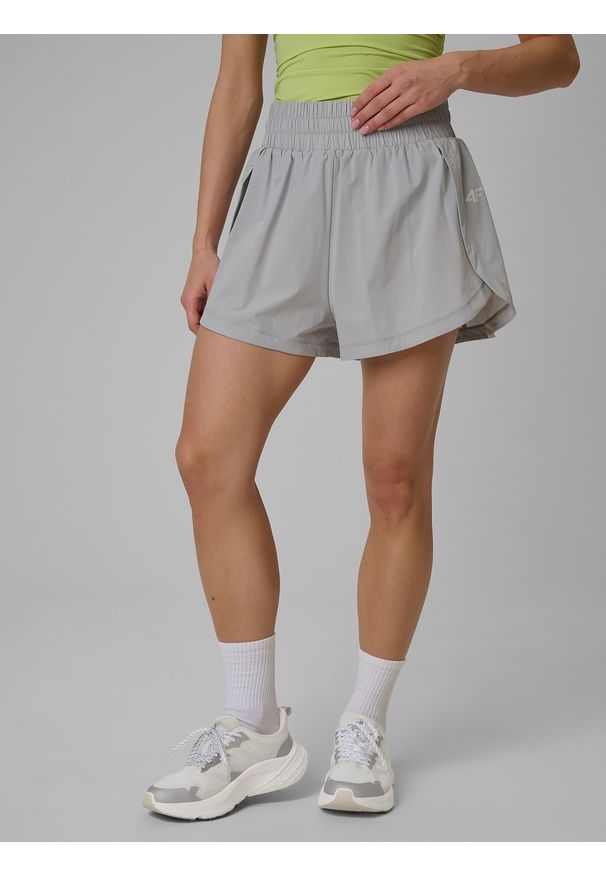 4f - 4F Spodenki treningowe szybkoschnące damskie - szare XS. Stan: podwyższony. Kolor: szary. Materiał: tkanina. Sport: fitness