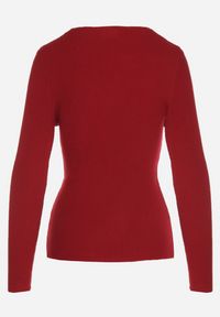 Born2be - Bordowy Dopasowany Sweter z Prążkowanej Dzianiny z Bawełną z Dekoltem w Serek Tesma. Okazja: na co dzień. Typ kołnierza: dekolt w serek. Kolor: czerwony. Materiał: prążkowany, bawełna, dzianina. Długość rękawa: długi rękaw. Długość: długie. Styl: casual, elegancki #4