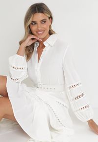 Born2be - Biała Sukienka z Paskiem Dorica. Kolor: biały. Długość rękawa: długi rękaw. Wzór: aplikacja, ażurowy. Sezon: lato. Typ sukienki: koszulowe. Styl: boho. Długość: maxi #5