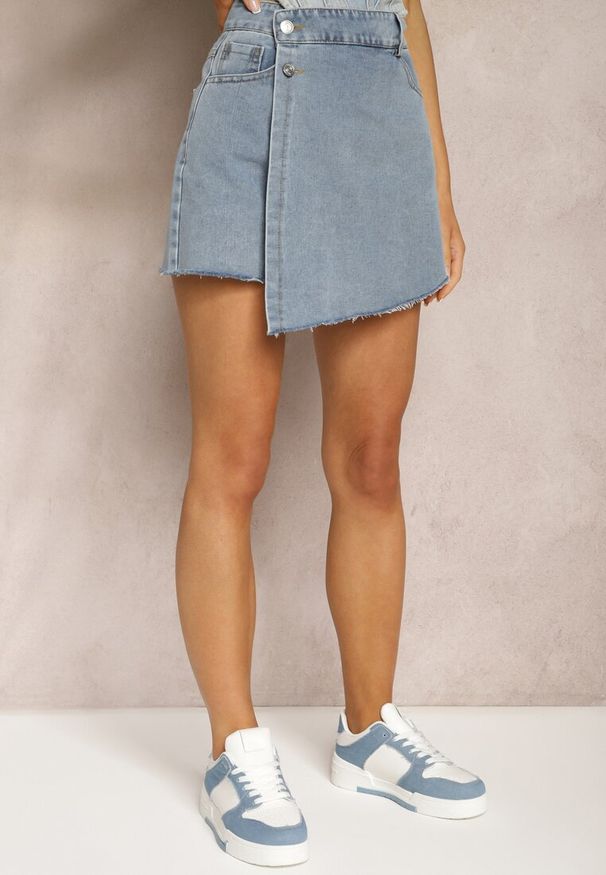 Renee - Ciemnoniebieskie Spódnico-Spodenki Jeansowe z Asymetryczną Zakładką Szorty Moongela. Okazja: na co dzień. Stan: podwyższony. Kolor: niebieski. Materiał: jeans. Styl: casual