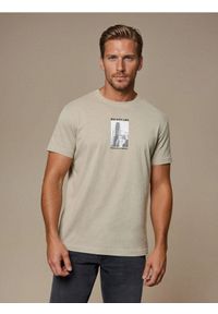 Sinsay - Bawełniana koszulka z nadrukiem - zielony. Kolor: zielony. Materiał: bawełna. Wzór: nadruk
