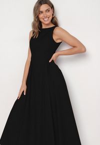 Born2be - Czarna Sukienka Bawełniana o Rozkloszowanym Fasonie z Dekoltem Łódką i Kieszeniami Elenira. Typ kołnierza: dekolt w łódkę. Kolor: czarny. Materiał: bawełna. Typ sukienki: rozkloszowane. Styl: elegancki #6