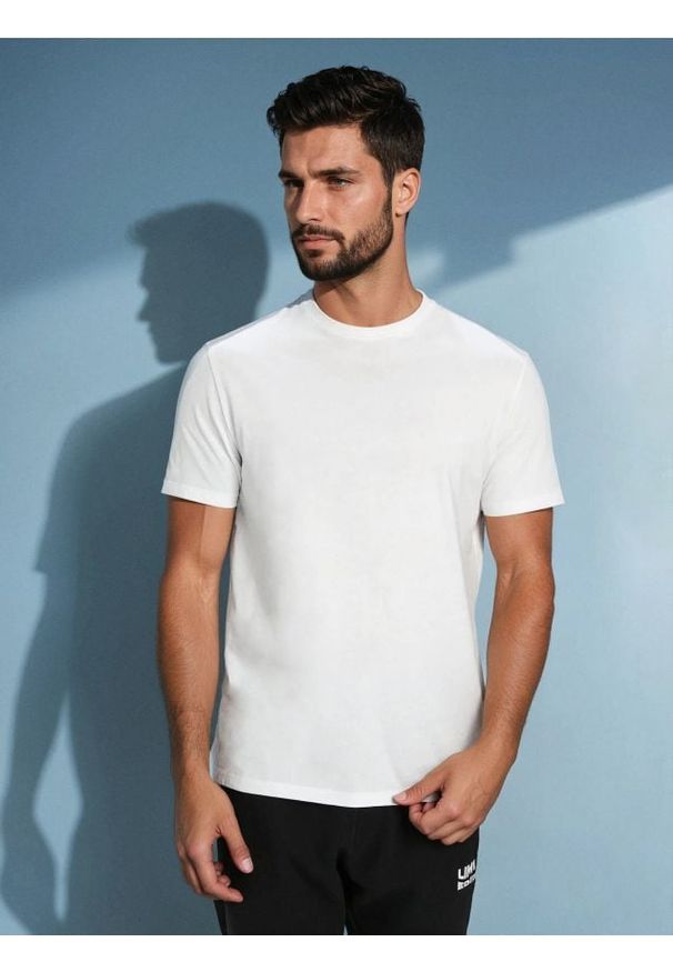 Sinsay - Koszulka basic - biały. Kolor: biały. Materiał: bawełna