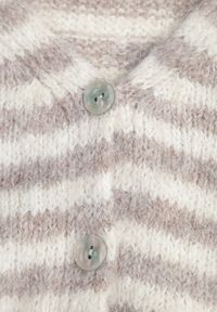 Renee - Beżowy Nietoperzowy Kardigan z Domieszką Wełny w Paski Fesaira. Okazja: na co dzień. Typ kołnierza: dekolt w serek. Kolor: beżowy. Materiał: wełna. Wzór: paski. Styl: casual #5