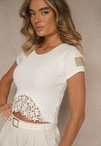 Renee - Biały T-shirt z Prążkowanej Tkaniny z Koronką Lisamia. Okazja: na co dzień, na spotkanie biznesowe, do pracy. Kolor: biały. Materiał: koronka, tkanina, prążkowany. Długość rękawa: krótki rękaw. Długość: krótkie. Wzór: koronka. Styl: biznesowy, klasyczny, elegancki, casual #5