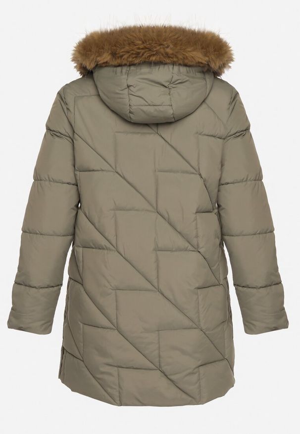 Born2be - Jasnozielona Pikowana Kurtka z Kapturem z Futerkiem Ruvite. Typ kołnierza: kaptur. Kolekcja: plus size. Kolor: zielony. Materiał: futro