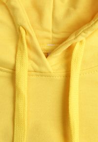 Born2be - Żółta Bluza z Dodatkiem Bawełny z Kapturem Wykończona Ściągaczami Evista. Typ kołnierza: kaptur. Kolor: żółty. Materiał: bawełna #3
