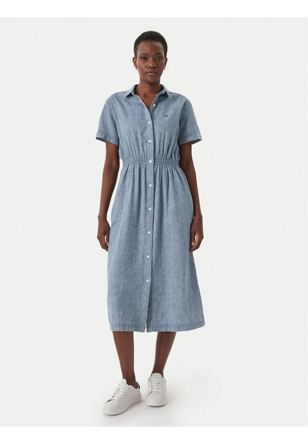 Tommy Jeans Sukienka koszulowa DW0DW18556 Niebieski Relaxed Fit. Kolor: niebieski. Materiał: bawełna. Typ sukienki: koszulowe