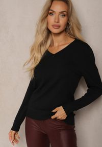 Renee - Czarny Minimalistyczny Sweter z Dekoltem w Kształcie Litery V Sinovae. Okazja: na co dzień. Typ kołnierza: dekolt w kształcie V. Kolor: czarny. Materiał: jeans. Styl: elegancki, casual #5