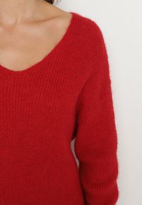 Born2be - Czerwony Sweter z Dodatkiem Wełny i Trójkątnym Dekoltem Esmina. Okazja: na co dzień. Kolor: czerwony. Materiał: wełna. Styl: klasyczny, casual, elegancki #3