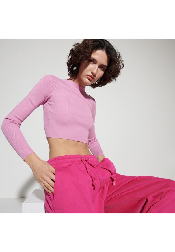Reserved - Crop top z prążkowanej dzianiny - Różowy. Kolor: różowy. Materiał: dzianina, prążkowany