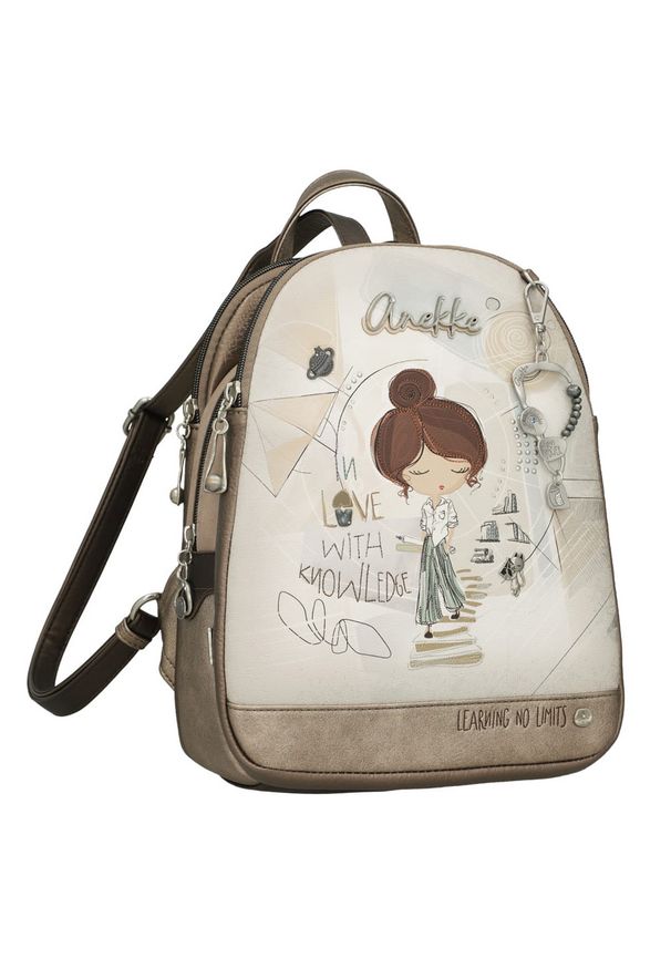 Plecak damski Anekke, z dekoracyjnym nadrukiem i metalowym logo zapinany na zamek z wygodnymi szelkami oraz ozdobnym brelokiem, beżowy, 42805-044. Kolor: brązowy. Wzór: nadruk. Styl: elegancki, casual