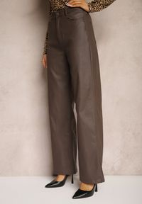 Renee - Brązowe Spodnie Woskowane o Szerokim Kroju High Waist Sezila. Okazja: na co dzień. Stan: podwyższony. Kolor: brązowy. Styl: casual #4