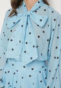 Born2be - Niebieska Rozkloszowana Sukienka z Rękawami Typu Nietoperz i Wiązaniem Miriviela. Okazja: na co dzień. Kolor: niebieski. Materiał: jeans. Typ sukienki: proste. Styl: casual, klasyczny #4