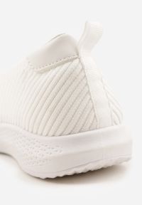 Renee - Białe Tenisówki Wsuwane z Elastyczną Cholewką Calvinus. Okazja: na co dzień, do pracy, na spacer. Zapięcie: bez zapięcia. Kolor: biały. Materiał: jeans. Szerokość cholewki: normalna. Styl: sportowy, casual, elegancki #2