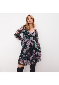 Mohito - Szyfonowa sukienka mini - Czarny. Kolor: czarny. Materiał: szyfon. Długość: mini #1