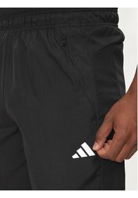 Adidas - adidas Szorty sportowe Train Essentials Woven Training Shorts IC6976 Czarny Regular Fit. Kolor: czarny. Materiał: syntetyk. Styl: sportowy #4