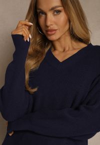 Renee - Granatowy Sweter z Dodatkiem Kaszmiru i Trójkątnym Dekoltem Silefera. Okazja: na co dzień. Kolor: niebieski. Materiał: kaszmir. Styl: casual, elegancki #3