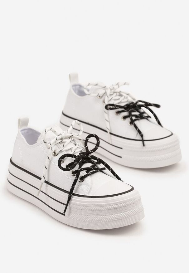 Born2be - Białe Trampki na Grubej Podeszwie z Dodatkowymi Sznurówkami Olmio. Okazja: na co dzień. Zapięcie: sznurówki. Kolor: biały. Materiał: jeans. Styl: klasyczny, elegancki, casual