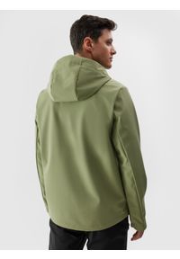 4f - Kurtka softshell wiatroodporna membrana 5000 męska - khaki. Typ kołnierza: kołnierzyk stójkowy, kaptur. Kolor: oliwkowy, brązowy, wielokolorowy. Materiał: softshell. Technologia: Windstopper. Sezon: zima. Sport: wspinaczka