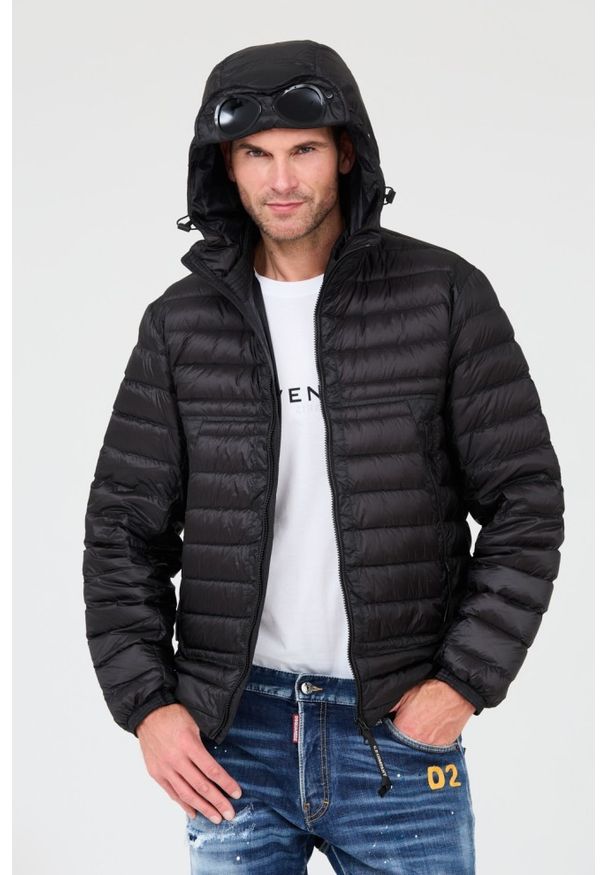 C.P. Company - C.P. COMPANY Czarna kurtka Medium Jacket Water Resistant. Typ kołnierza: kaptur. Kolor: czarny