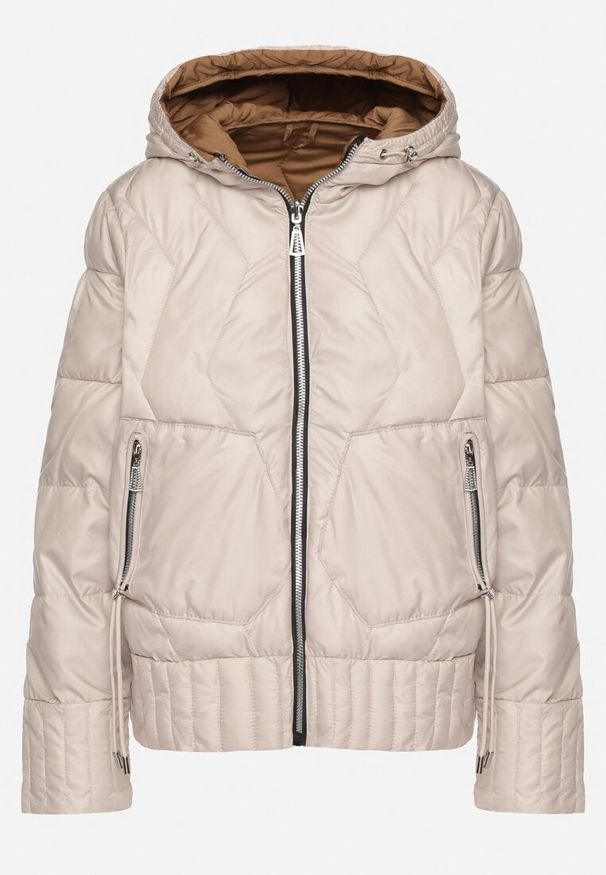 Born2be - Beżowa Dwustronna Kurtka Pikowana z Kieszeniami i Kapturem Eralethra. Okazja: na co dzień, na spacer. Kolor: beżowy. Materiał: jeans. Długość rękawa: długi rękaw. Długość: długie. Wzór: aplikacja. Styl: casual, elegancki