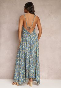 Renee - Niebieska Rozkloszowana Sukienka Maxi Wiązana na Szyi z Wiskozy z Printem Paisley Olympie. Kolor: niebieski. Materiał: wiskoza. Wzór: paisley, nadruk. Sezon: lato, wiosna. Styl: boho. Długość: maxi #3