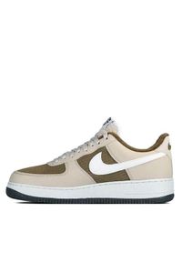 Buty do chodzenia męskie Nike Air Force 1 Low ’07 Lv8 Toasty Rattan. Kolor: brązowy. Materiał: skóra. Szerokość cholewki: normalna. Model: Nike Air Force. Sport: turystyka piesza