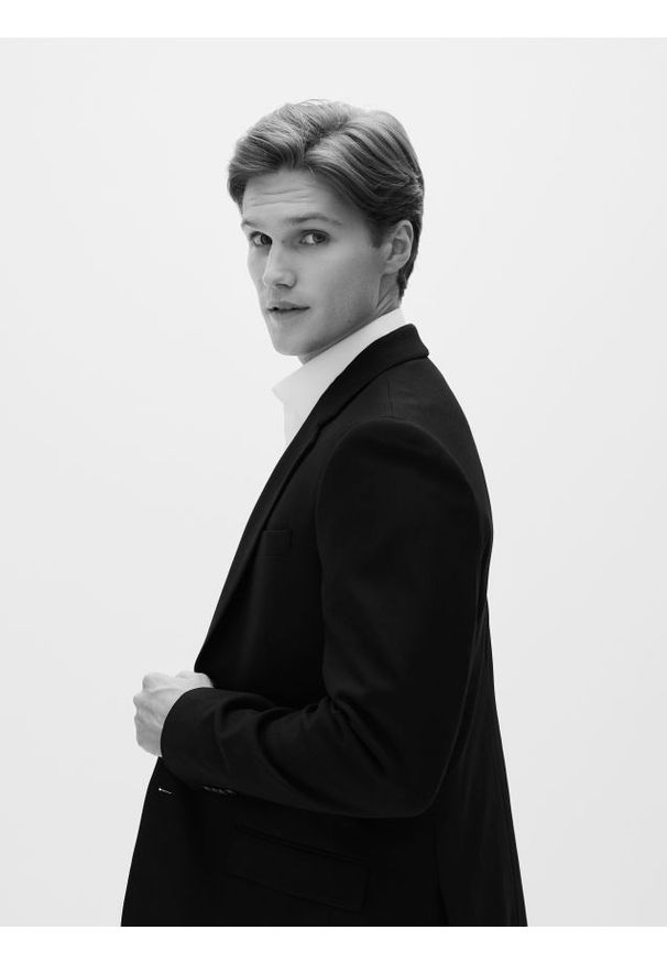 Reserved - Marynarka slim fit z wiskozą - granatowy. Kolor: niebieski. Materiał: wiskoza