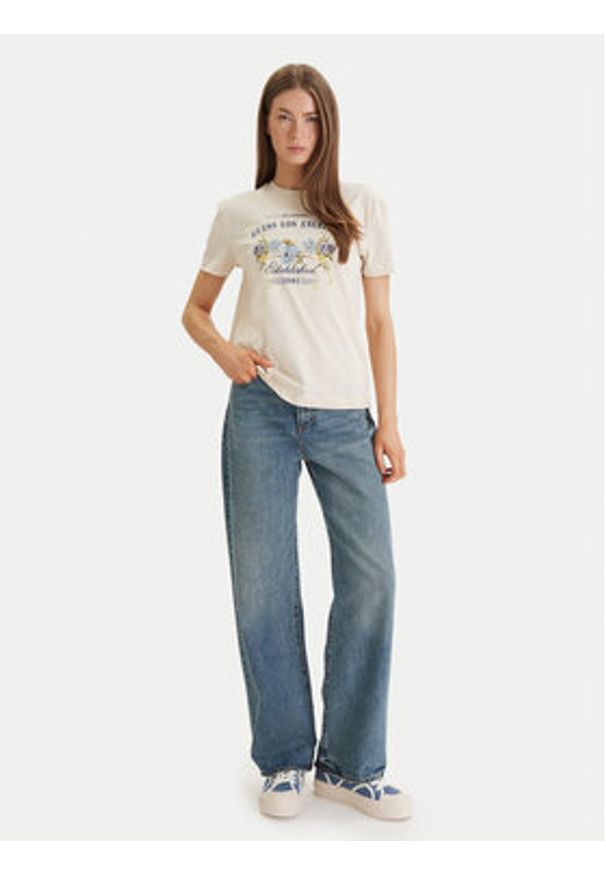 Guess T-Shirt W6GI27 K3160 Beżowy Regular Fit. Kolor: beżowy. Materiał: bawełna