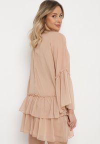 Born2be - Beżowa Rozkloszowana Sukienka Mini z Dekoltem Ozdobionym Cyrkoniami i Falbanką Stevianta. Kolor: beżowy. Wzór: aplikacja. Długość: mini #4