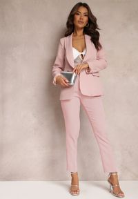 Renee - Różowa Marynarka Alcarpia. Kolor: różowy. Długość rękawa: długi rękaw. Długość: długie. Styl: elegancki, klasyczny