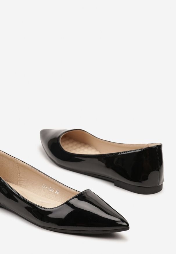 Born2be - Czarne Płaskie Klasyczne Balerinki ze Szpiczastym Noskiem Elifera. Okazja: na co dzień. Nosek buta: szpiczasty. Zapięcie: bez zapięcia. Kolor: czarny. Materiał: bawełna. Obcas: na obcasie. Styl: klasyczny. Wysokość obcasa: niski