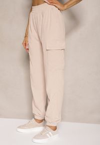 Renee - Beżowe Spodnie Typu Cargo High Waist Worseli. Okazja: na co dzień. Stan: podwyższony. Kolor: beżowy. Styl: elegancki, casual #5