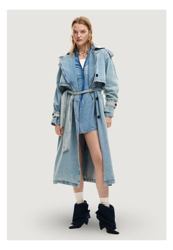 Desigual Trencz CHAQ_VIO Niebieski Casual Fit. Okazja: na co dzień. Kolor: niebieski. Styl: casual