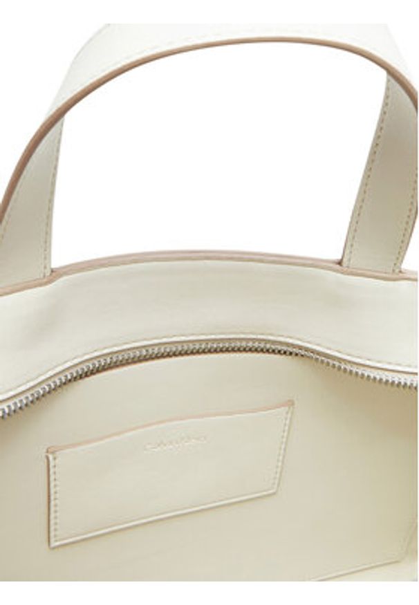 Calvin Klein Jeans Torebka Sculpted Mini Ew Tote LV04K3111G Biały. Kolor: biały. Materiał: skórzane