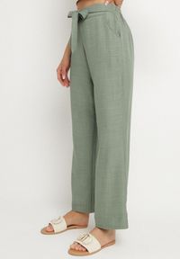 Born2be - Ciemnozielone Spodnie o Szerokim Kroju z Wiązaniem i Gumką w Pasie Miravenia. Okazja: na co dzień. Kolor: zielony. Styl: casual, elegancki