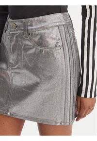 Adidas - adidas Spódnica mini 3-Stripes KD2899 Srebrny Regular Fit. Kolor: srebrny. Materiał: bawełna #5